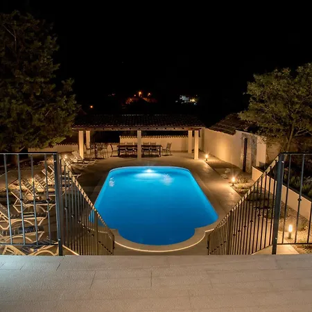 别墅 Luxury Marija - Rustic With Pool And Sauna *